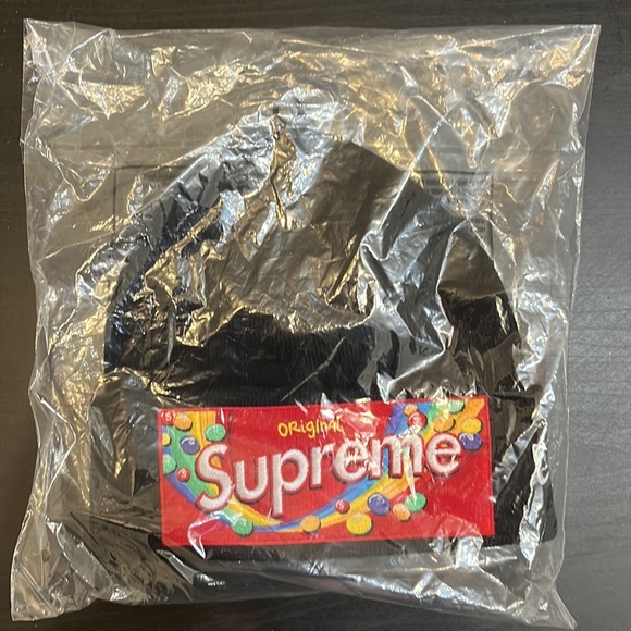 Supreme Skittles New Era Beanie Black - Picture 3 of 4